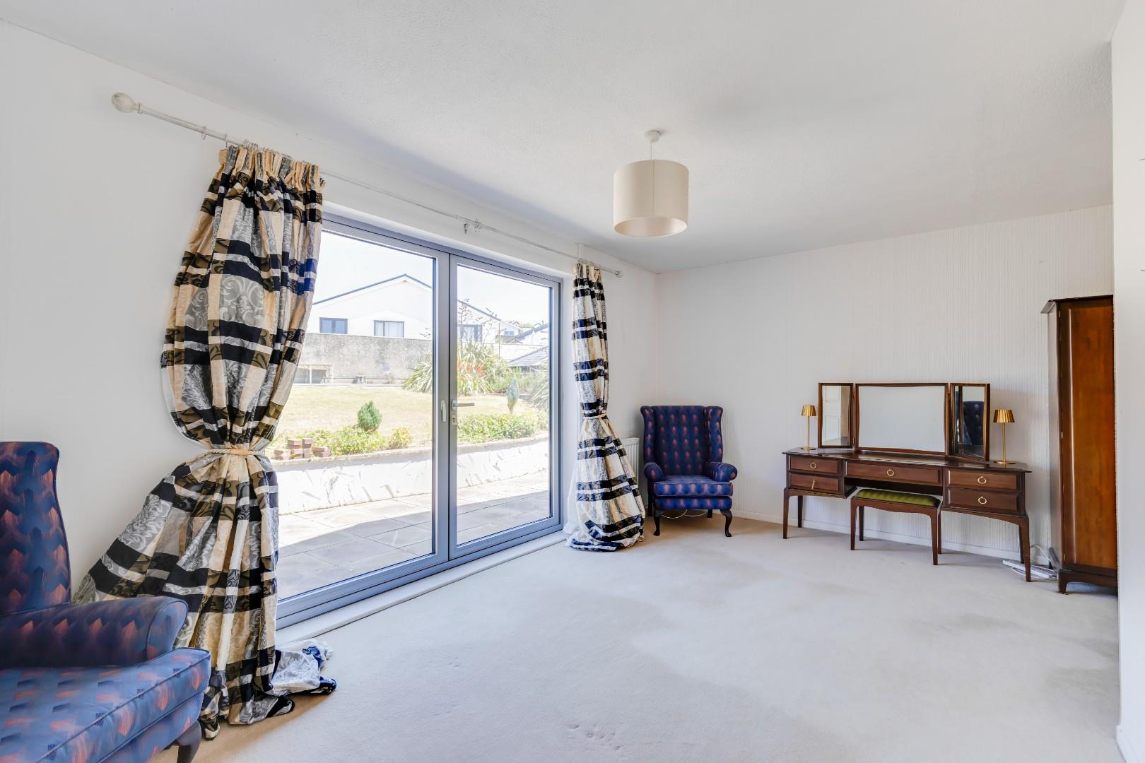 27 Marine Drive, Ogmore-By-Sea, Vale of Glamorgan, CF32 0PJ